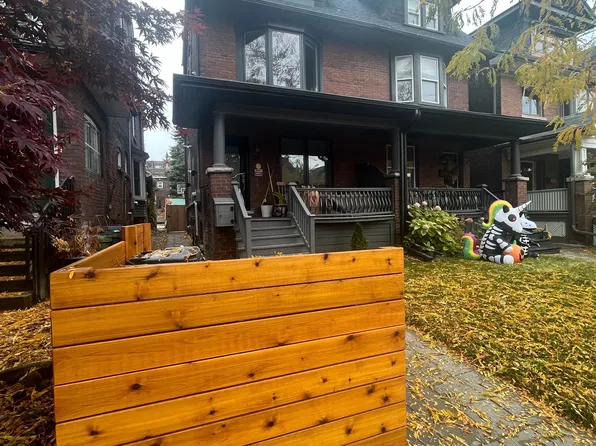 29 Brookmount Rd, Toronto, ON M4L 3M9