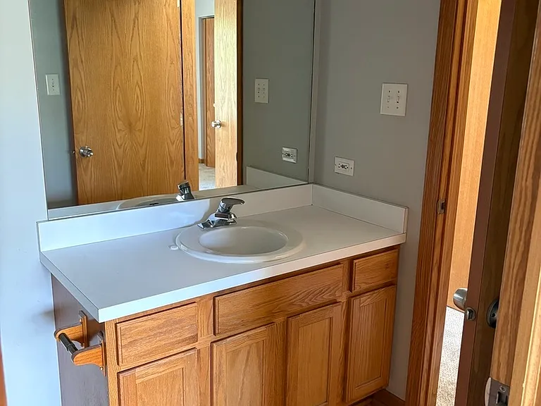 2704 Canyon Dr — Photo 6