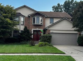 19642 Shorecrest Dr, Clinton Township, MI 48038