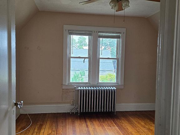 5th image of 46 Lawrence Ave Floor 2