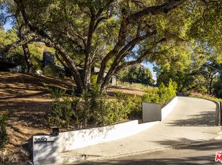 3860 Kingswood Rd, Sherman Oaks, CA 91403