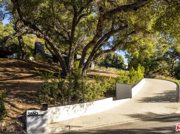 3860 Kingswood Rd, Sherman Oaks, CA 91403