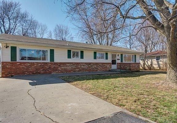 4th image of 219 S Magnolia Ave