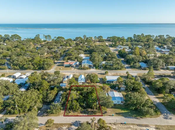 2202 Kentucky Ave, Lanark Village, FL 32323