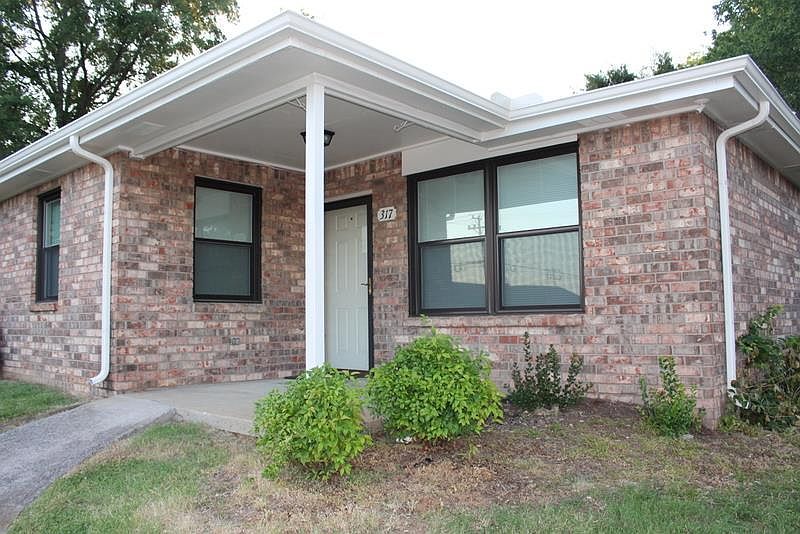 1st image of 317 Deer Lake Dr