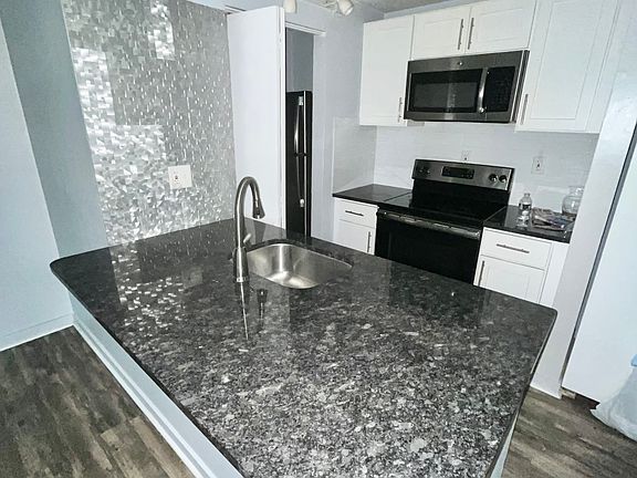 3rd image of 76 Terrace St APT D3