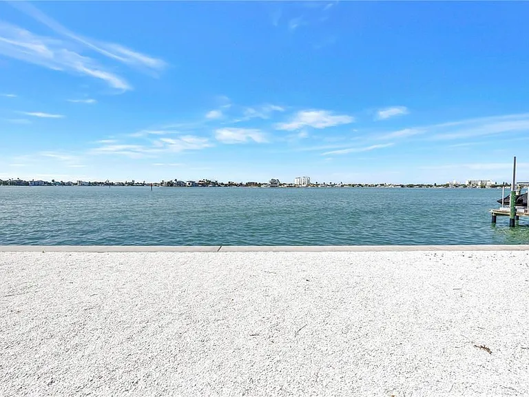 7100 S Shore Dr S — Photo 28