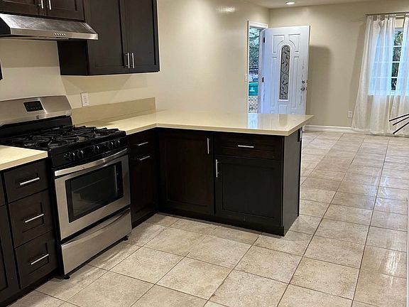 5th image of 703 Duval St
