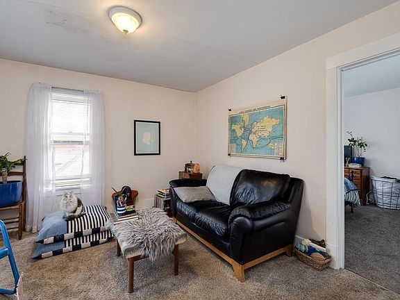 5th image of 710 1st St W APT 4
