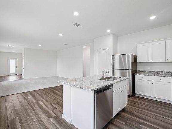 3rd image of 2308 Winthrop Ave