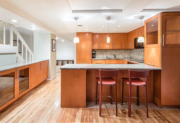 Sold by NY Casa Group | media 2