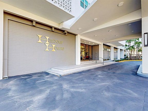 3rd image of 2401 Bayshore Blvd Unit 205
