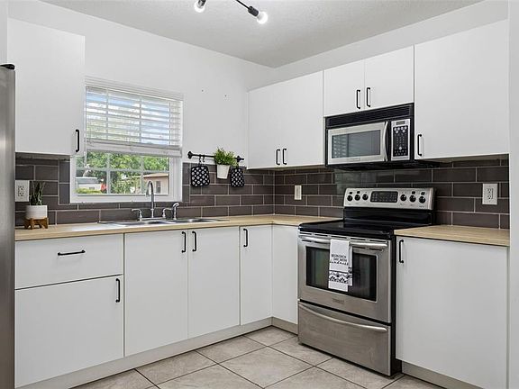 4th image of 8303 TEMPLE PARK DRIVE