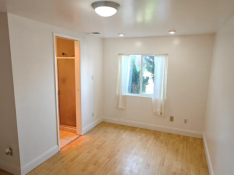 35 Avalon Dr — Photo 17