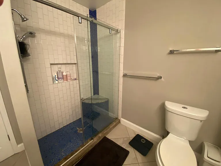 510 E St NE #A — Photo 26