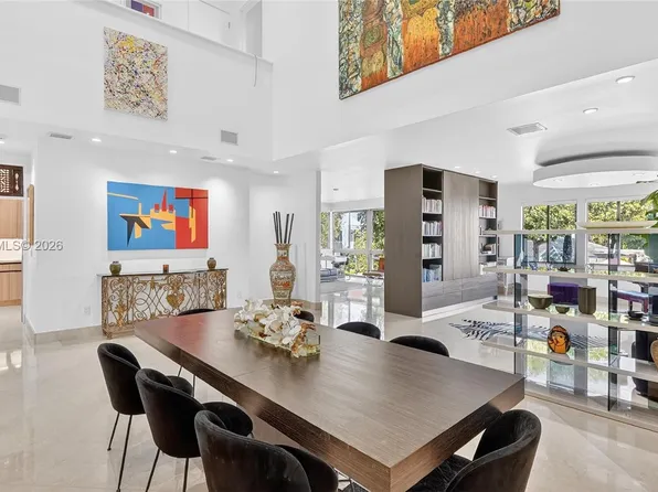 2000 S Bayshore Dr APT 24, Miami, FL 33133