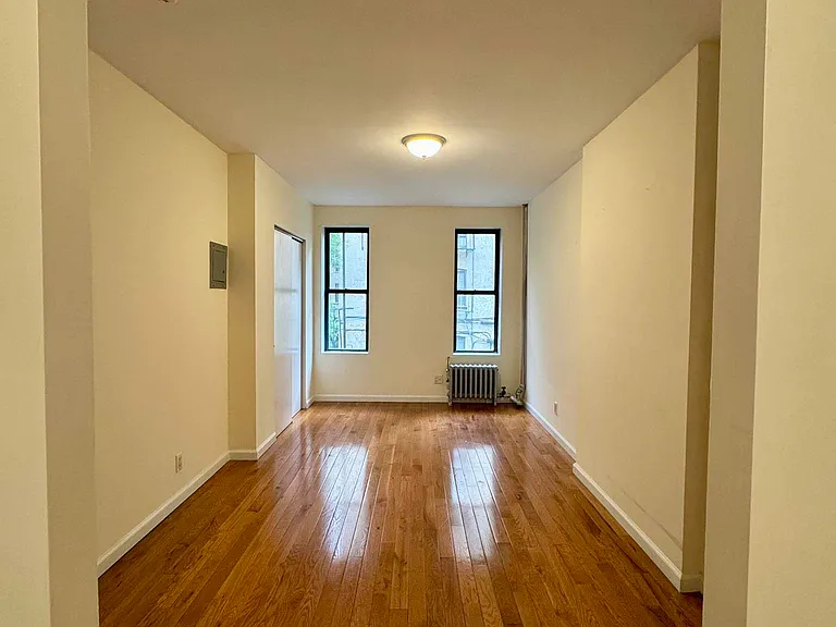 425 E 114th St #2RE — Photo 2