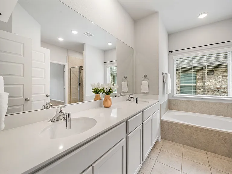 223 Miramar Ave — Photo 6