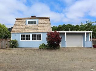 832 State Route 101, Chinook, WA 98614