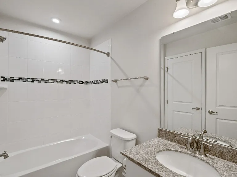 1221 Trenton Pl SE — Photo 18