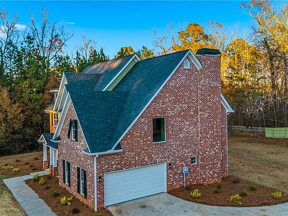 2nd image of 1739 Snapping Shoals Rd