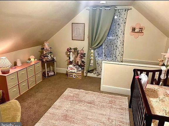 4th image of 28 Jenkins Ave