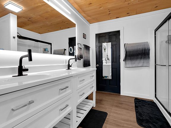 14th image of this home