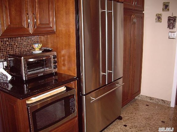 4th image of 1159 Greenway Ct
