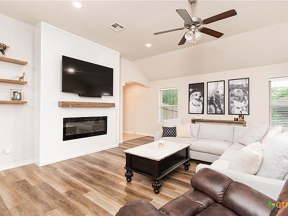 2nd image of 2314 Carriage House Dr