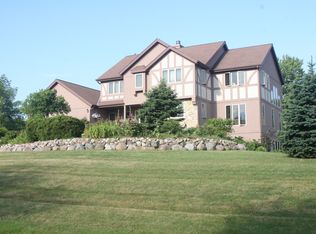 1387 Keup Rd, Grafton, WI 53024