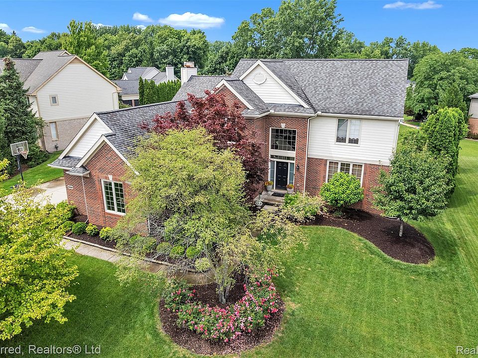 1st image of 46564 Southview Ln