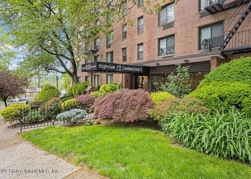 1st image of 830 Howard Ave APT 3H