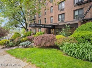 830 Howard Ave APT 3H, Staten Island, NY 10301