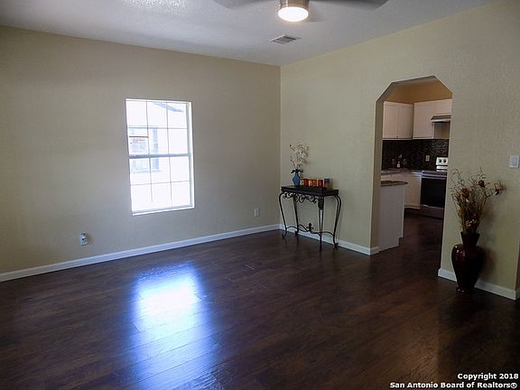 4th image of 219 E Harlan Ave