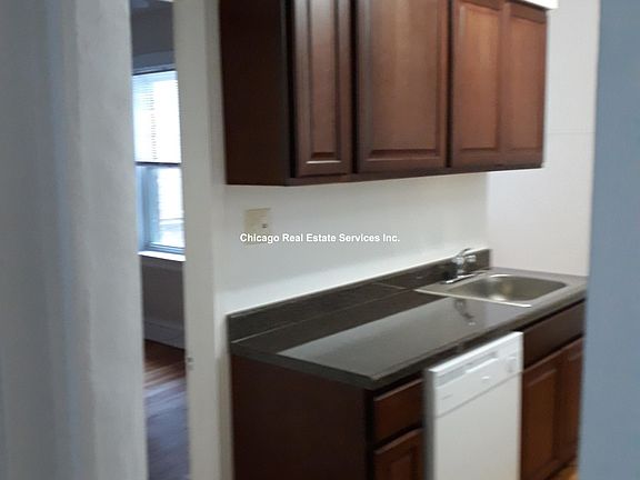 2nd image of 3151 W Argyle St
