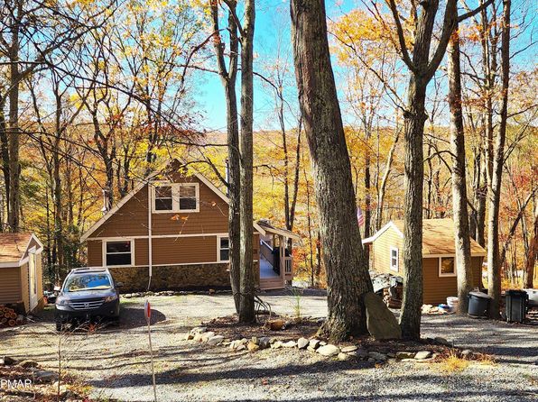 2124 Meadowlark Cir, Bushkill, PA 18324