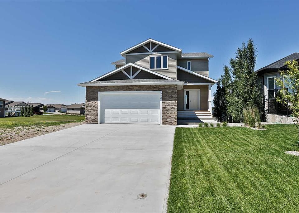 1st image of 714 S Fairways Dr