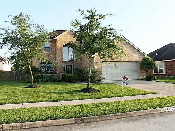 2nd image of 4810 Lakefront Terrace Dr
