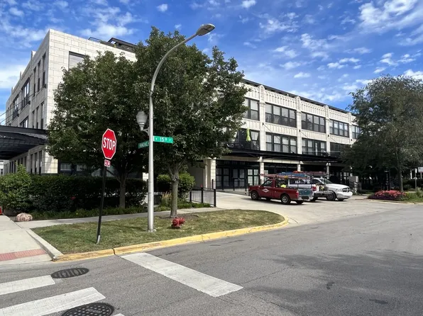 1150 W 15th St Unit 401, Chicago, IL 60608