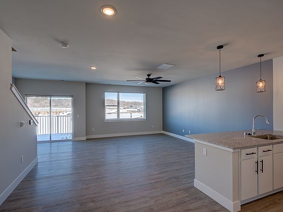 2nd image of 4893 Lacy Rd