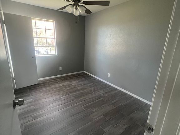 4th image of 9012 Lone Oak Dr
