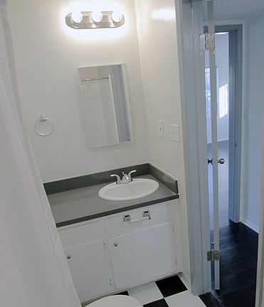 5th image of 3900 W 1st St #311