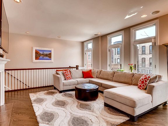 3rd image of 420 W Armitage Ave #101