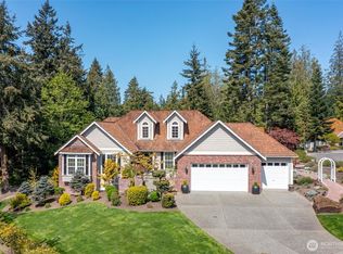 2418 Lake Park Dr, Anacortes, WA 98221