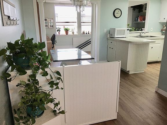 3rd image of 4158 Tamiami Trl #F