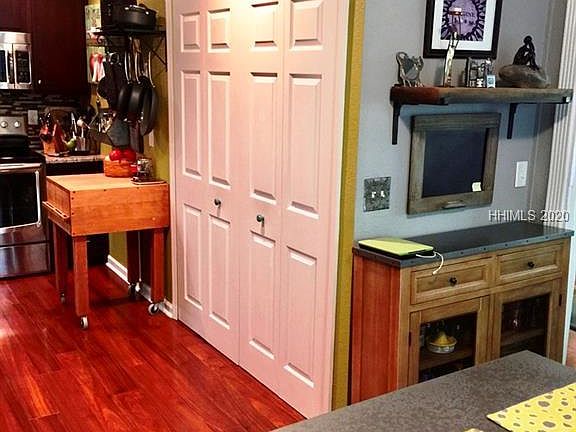 5th image of 53 Delander Ct APT 19