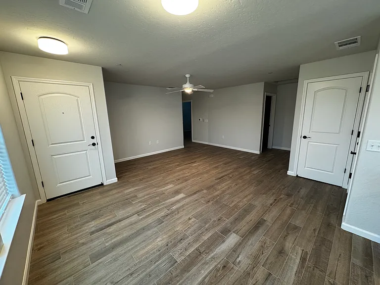 2472 Oakmont Cir #D — Photo 5