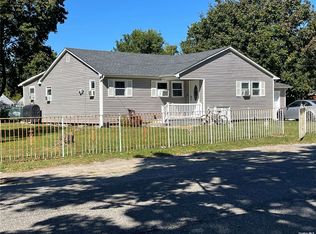 50 Florence St, Central Islip, NY 11722