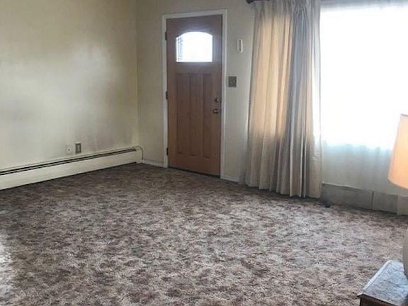 4th image of 1124 McKinley Ave