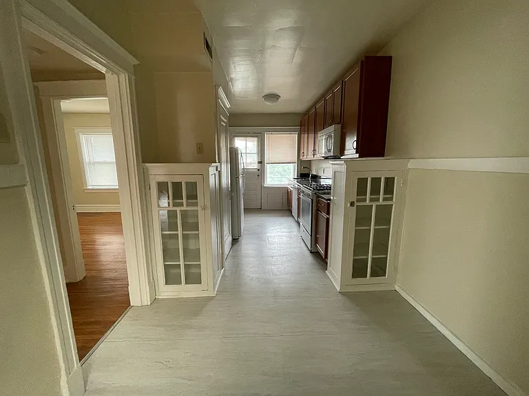 716 Heman Ave — Photo 7